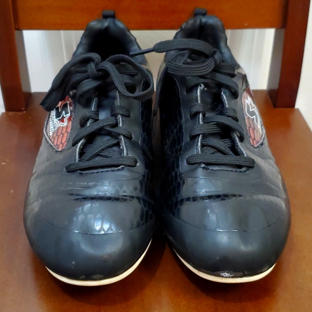 Boy's Black Starter Cleats Size 5